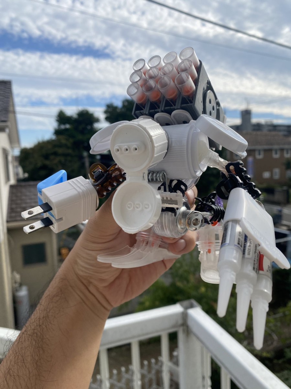 ケルバーダイン ゲベル・ギチジェット再生構築過程。カキ氷シロップのフタでロボを作る！